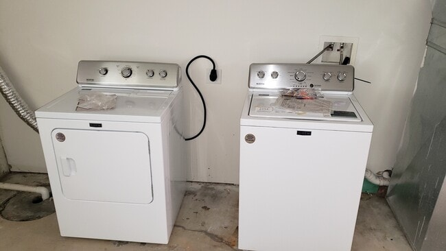 Building Photo - 14 Bridle Path