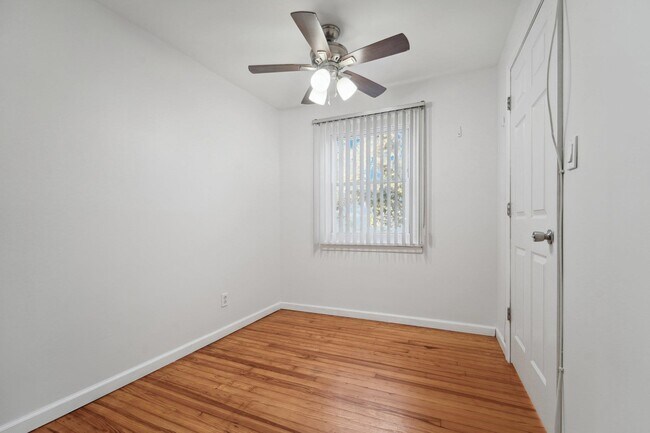 Building Photo - 6512 Smith Ave