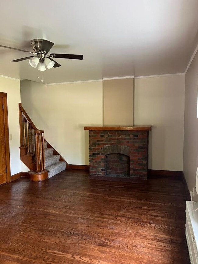 Building Photo - 453 E Kline St