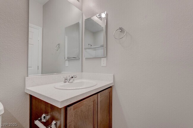 Building Photo - 483 Ylang Pl