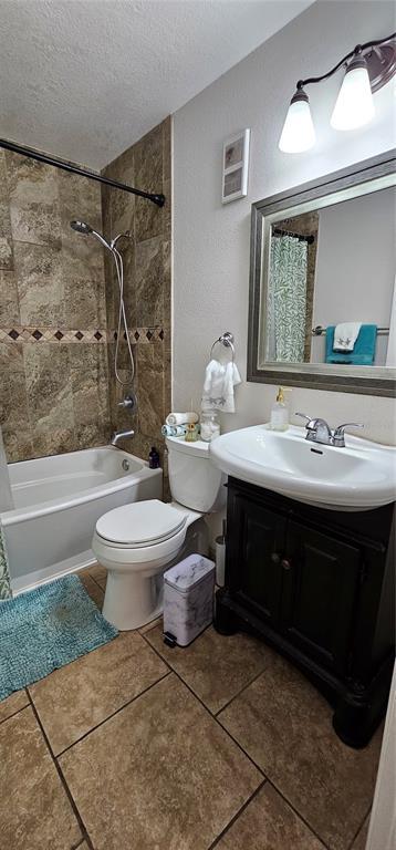 Building Photo - 8821 Coral Palms Ct