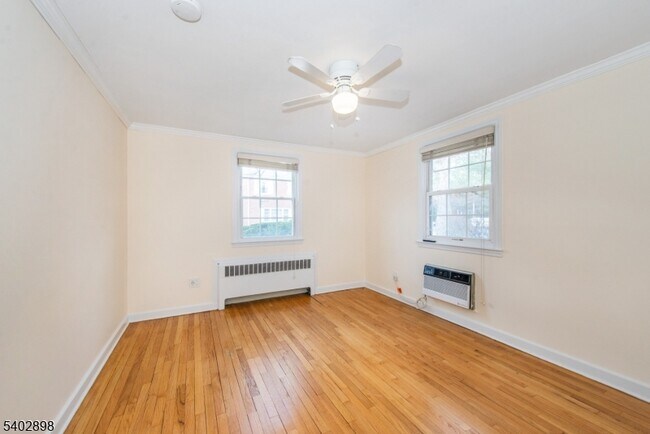 Building Photo - 445 Morris Ave