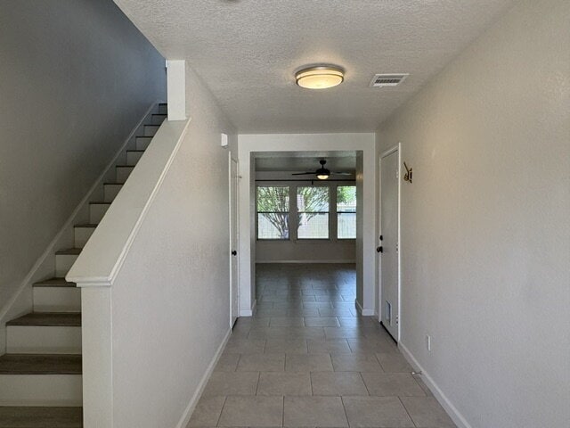 Building Photo - Move In Ready 3 Bedroom Near UTSA, La Cantera and The Rim