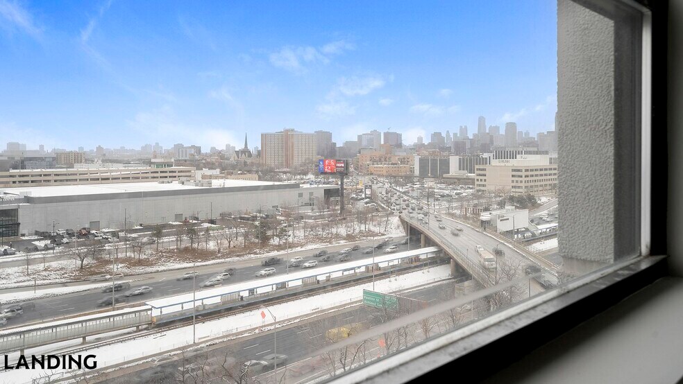 Building Photo - 1922 W Ogden Ave