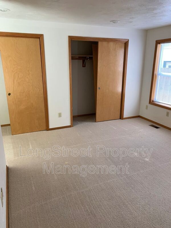 Building Photo - 3044 NE Glacier Way