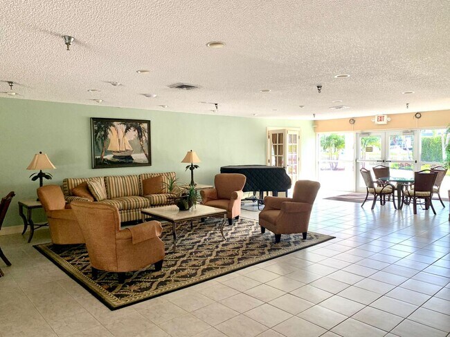 Building Photo - Condo - Coral Pointe At Harbourside with Water Views