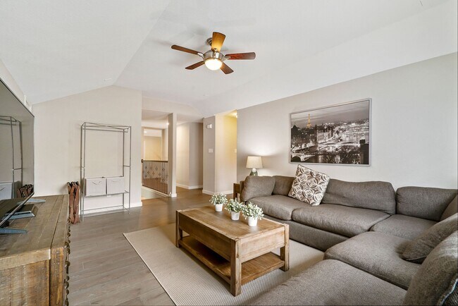 Building Photo - 6 Stickley Ct