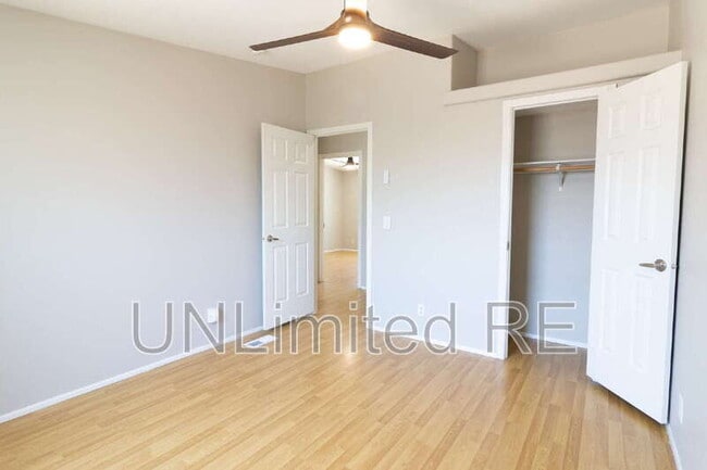 Building Photo - 1679 W Stephen Dr
