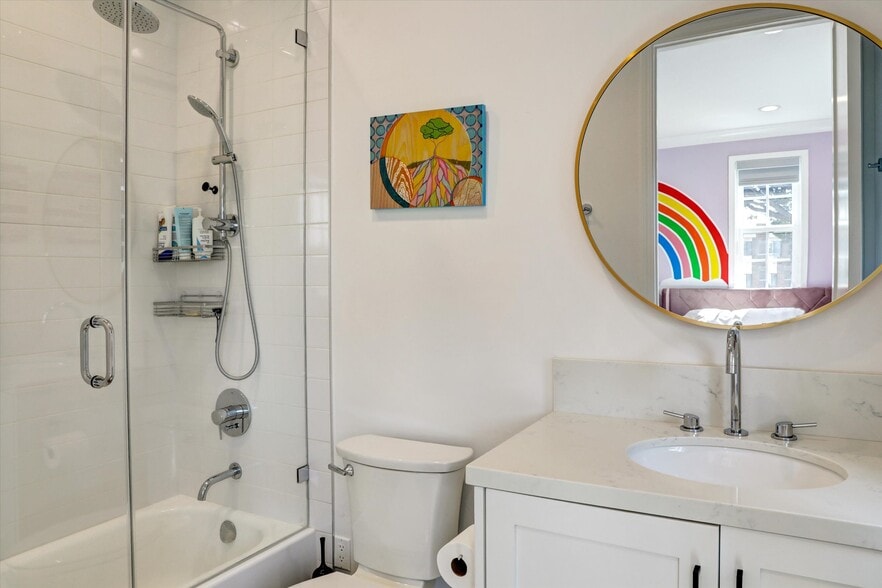 Building Photo - 10593 Kinnard Ave