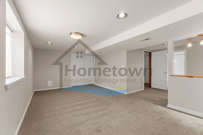 Building Photo - 4 Bedroom 2 Bathroom Home with a Fully Fen...