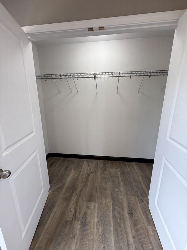 Building Photo - 4BR Basement Home
