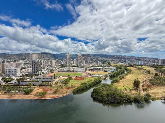 Building Photo - 2211 Ala Wai Blvd