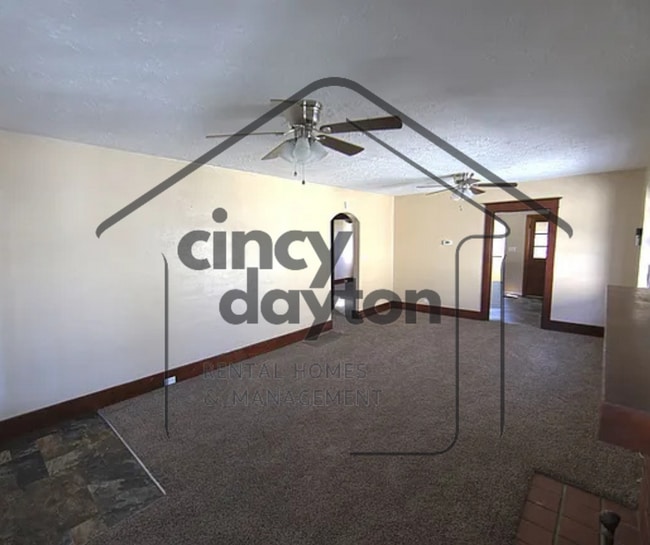 Building Photo - 1654 Suman Ave