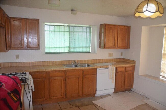 Building Photo - 3407 Sandbrook Dr
