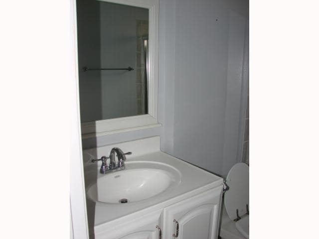 Building Photo - 9412 N Creek Dr