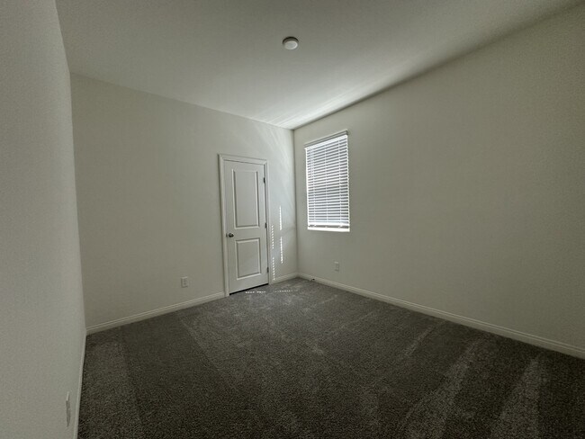 Building Photo - 11836 Black Canary Ave