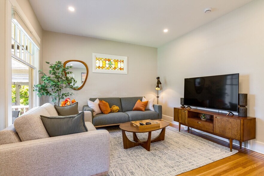 Building Photo - 1706 Warren Ave N