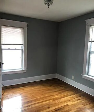 Building Photo - 122 Barton Ave