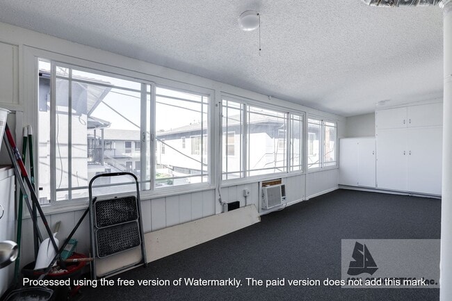 Building Photo - Gorgeous Remodeled Condo in Bixby Knolls