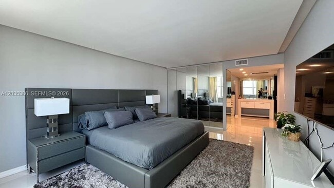Building Photo - 5750 Collins Ave