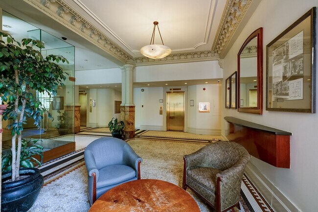 Building Photo - Heart of Dupont Move-in Ready Studio at the Historic Cairo Condominium! Utilities Included!