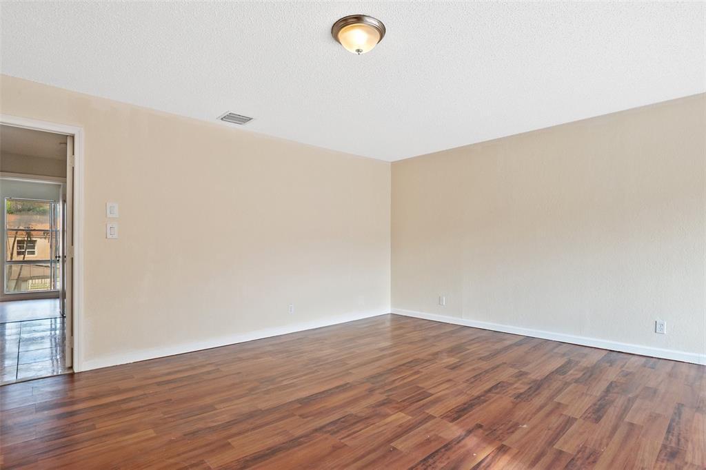 Building Photo - 833 NW 82nd Ave