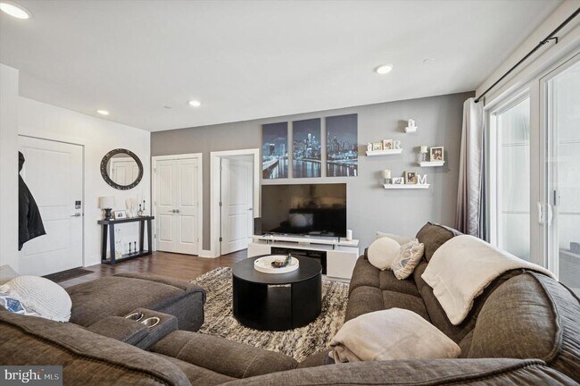 Building Photo - 1148 N 2nd St