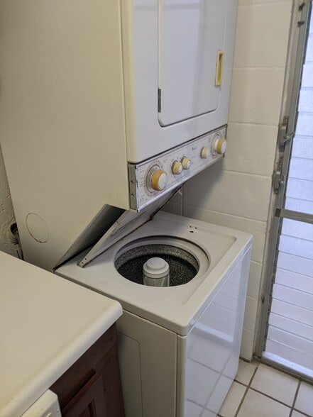 Washer/Dryer - 95-061 Waikalani Dr