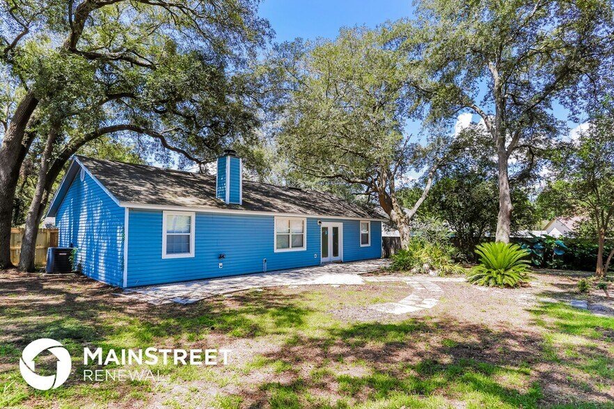 Building Photo - 1312 Cutlass Rd