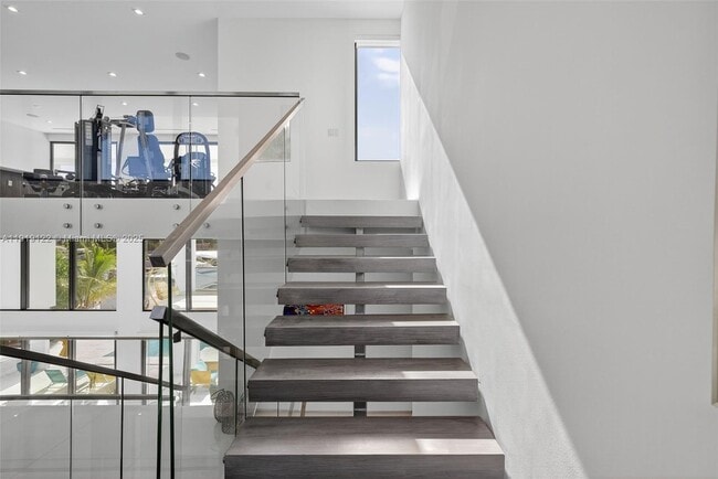 Building Photo - 401 Lido Dr