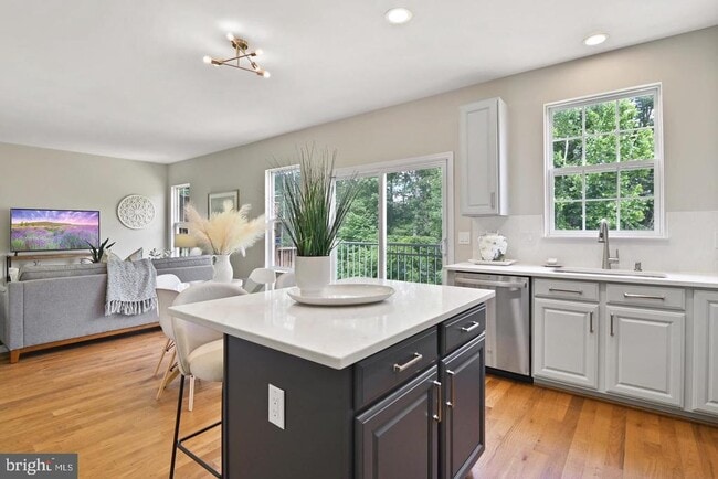 Building Photo - 20 Puller Pl