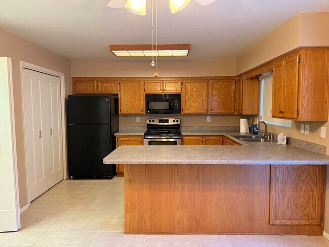 Building Photo - 2165 Elkhorn Dr