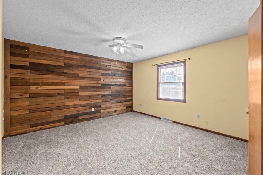 Building Photo - 430 Charleton Dr