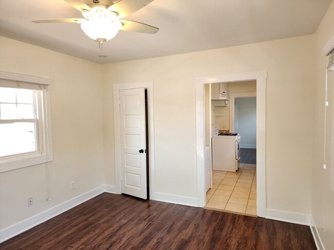 Building Photo - Coronado: Charming 1bd/1ba Village Cottage