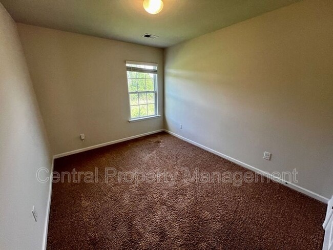 Building Photo - 43 Moorlyn Ln