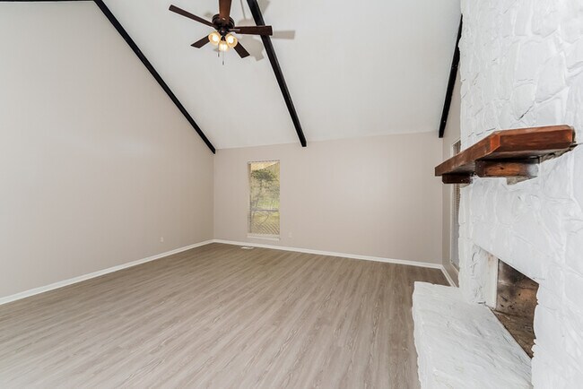 Building Photo - 4054 Brookmont Dr
