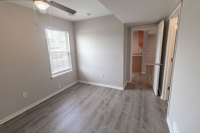 Building Photo - 5209-5211 Currituck Lane