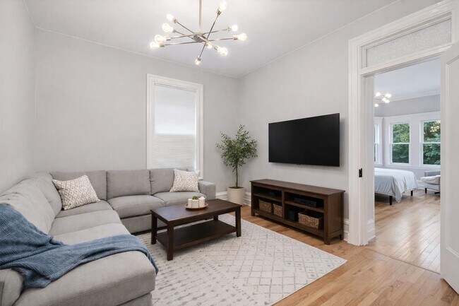 Building Photo - 161 Nesbit St