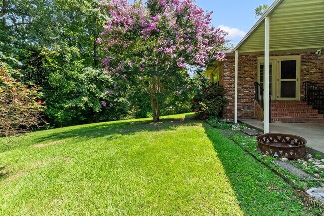 Building Photo - 2496 Valley View Ln