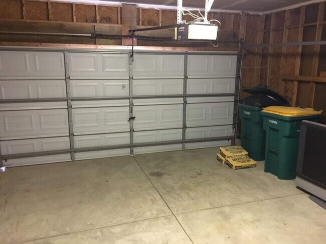 Building Photo - 2623 Discovery Dr