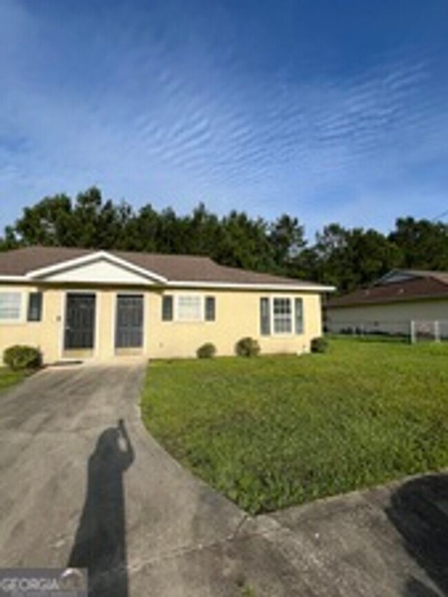 Building Photo - 408/410 Lawnwood Ct