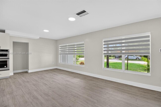 Building Photo - 6090 SW 63rd Ave