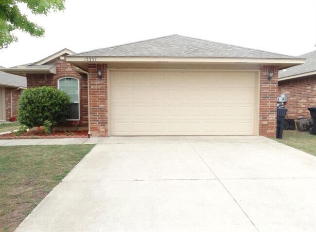 Primary Photo - 12337 SW 6th St