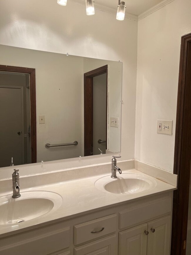 Building Photo - Home for Lease