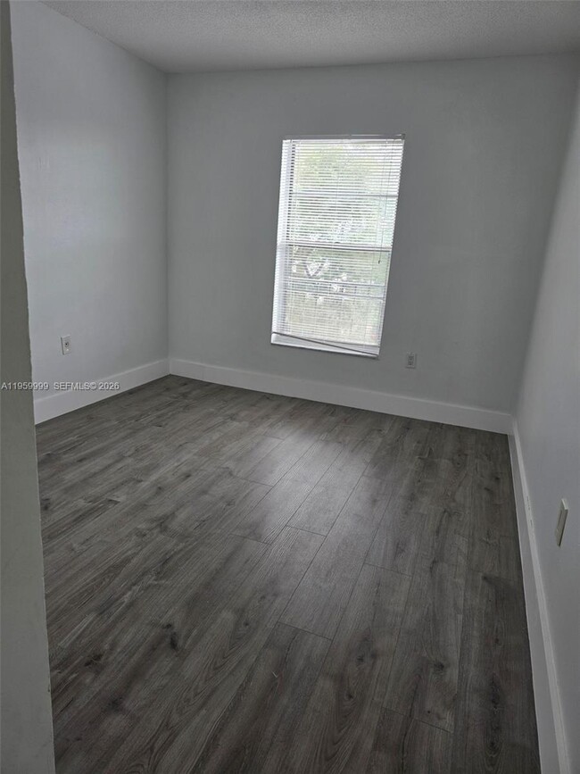 Building Photo - 5755 W 20th Ave