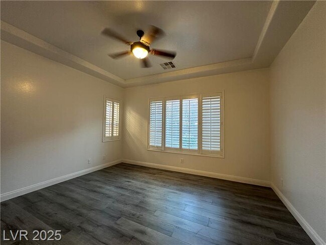 Building Photo - 2321 Martinique Ave