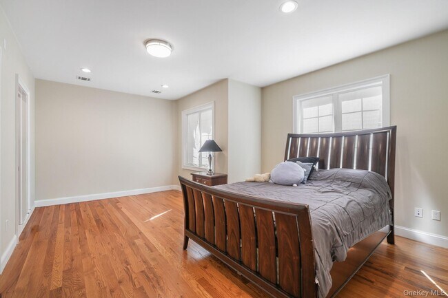 Building Photo - 13 White Birch Dr