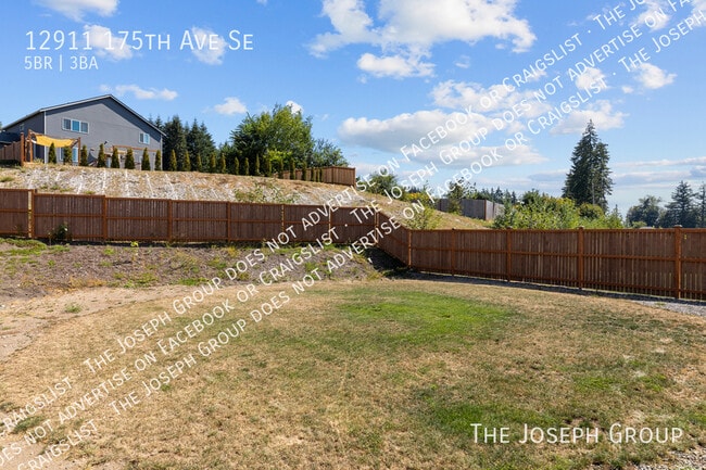 Building Photo - 12911 175th Ave SE