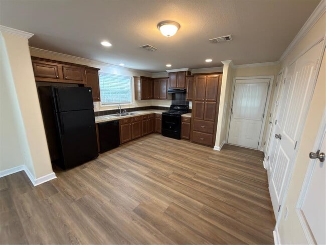 Building Photo - 7691 Farm to Market 32