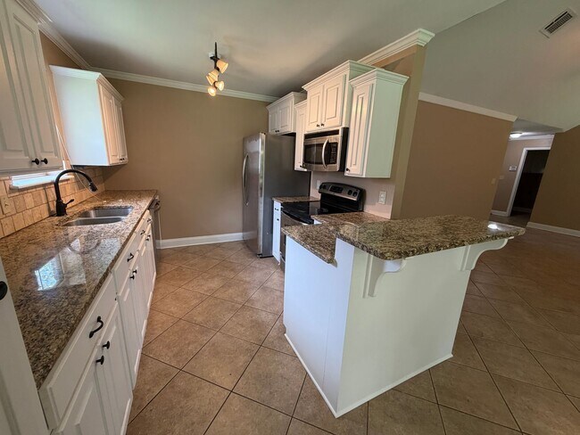 Building Photo - 614 Alex Way